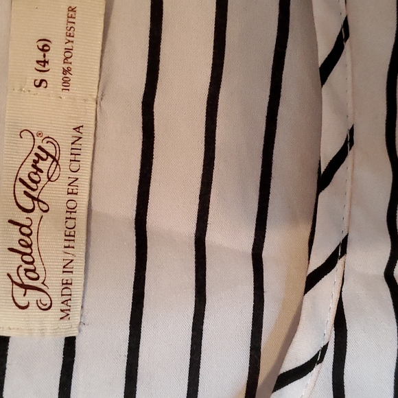 Top - Picture 2 of 3